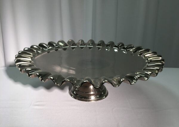 Round Ruffled Cake Stand